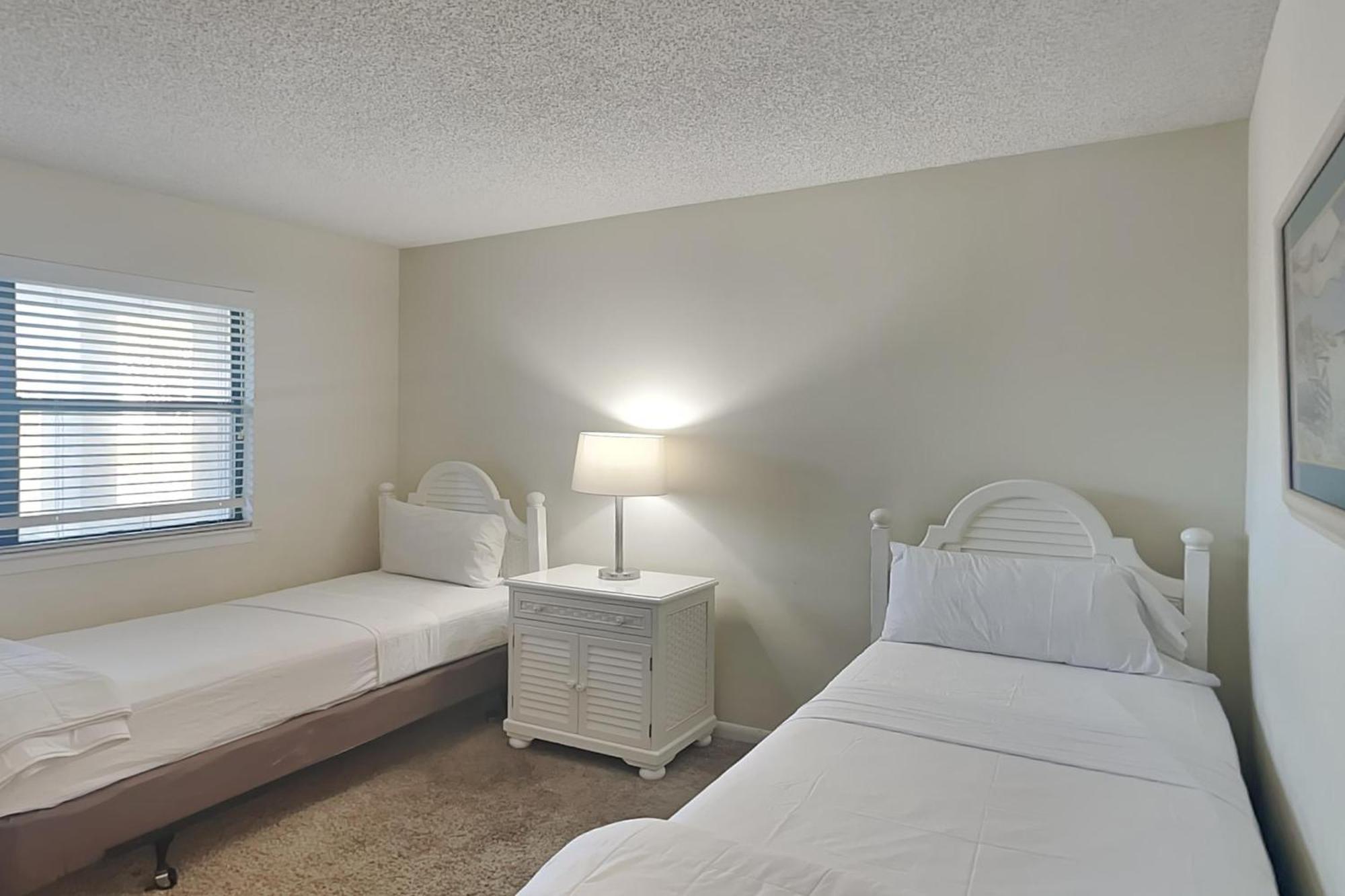 Edgewater 506 Apartment